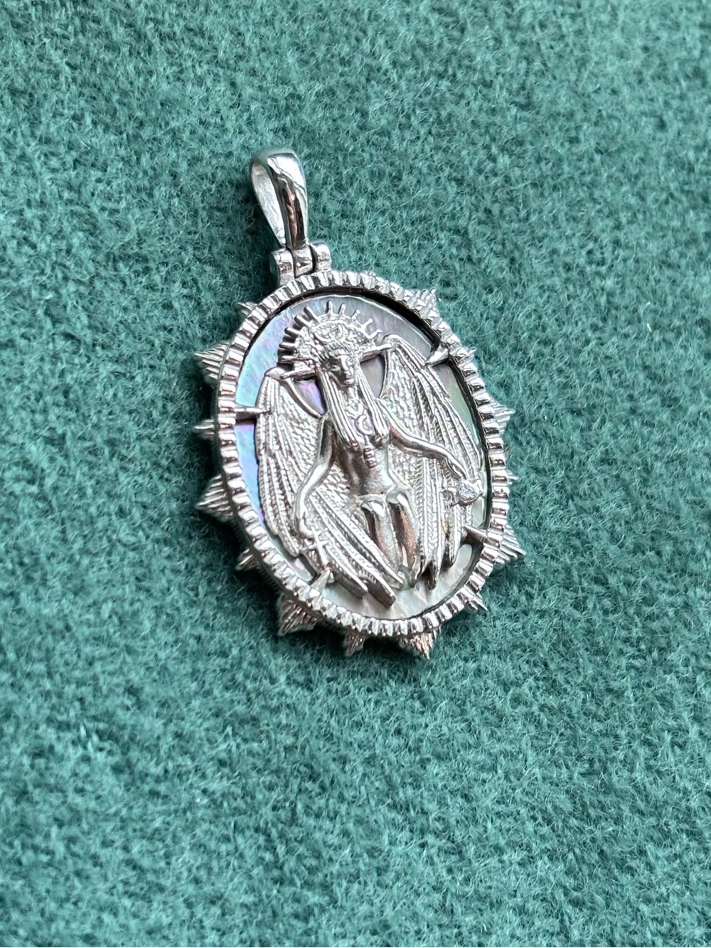 NWOT- AWE Lilith pendant in Silver